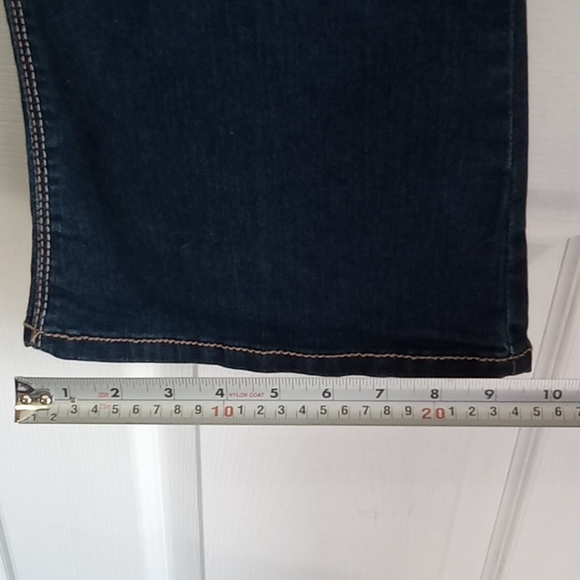 New! WallFlower Blue Jeans Size 11 Short Bootcut Curvy Contour Waistband - Picture 7 of 16